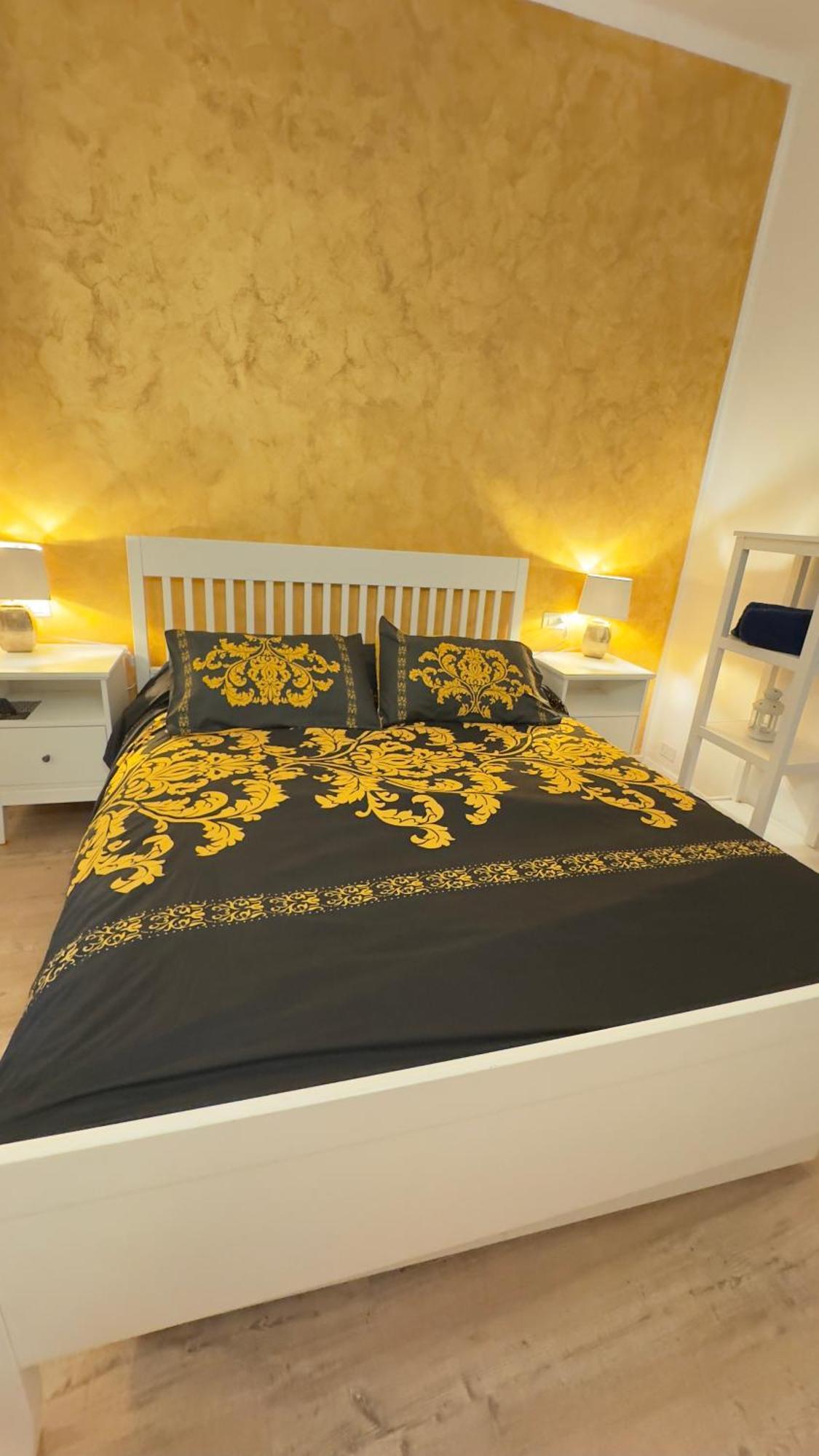 Sanlorenzo House Apartment *